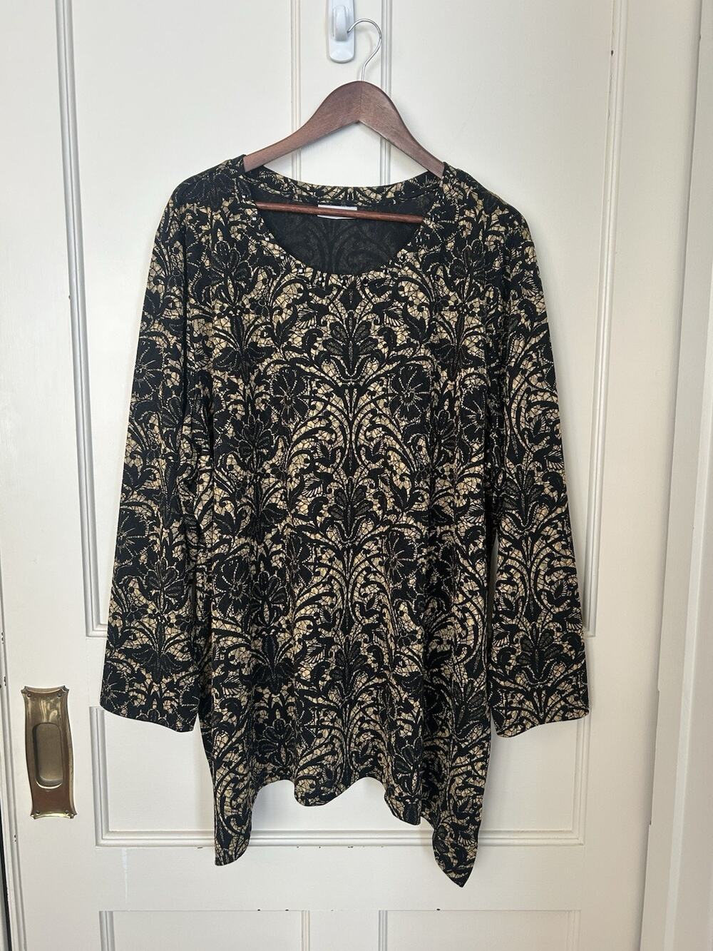 Catherines Beaded Neckline Lace Look Tunic Blouse Womens SIze 3X Black Tan